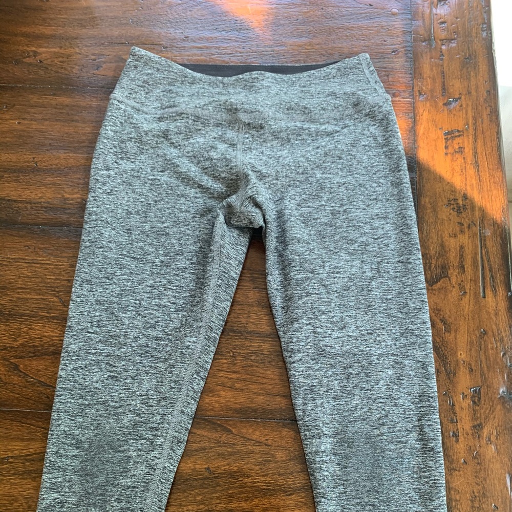 Beyond Yoga Black Marled Cropped Legging - M